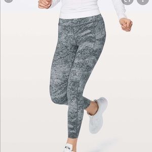 Lululemon Fast & Free 25”